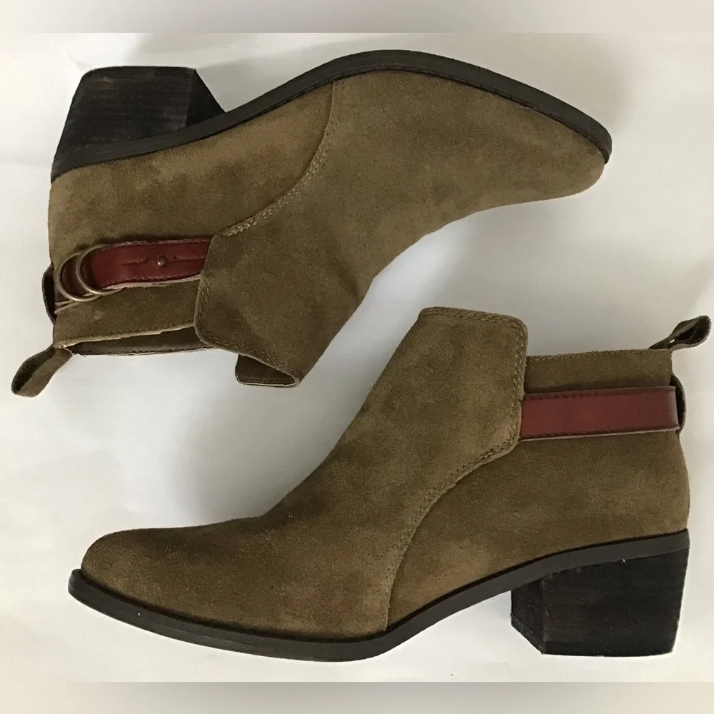 American Eagle Outfitters Brown boots 9